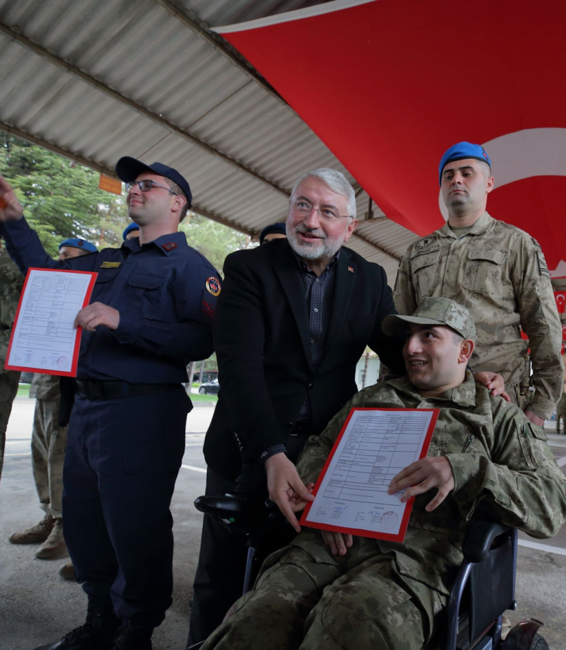 Üniformayı giyip yemin ettiler: Engelli gençlerin askerlik hayali gerçek oldu - Resim: 3