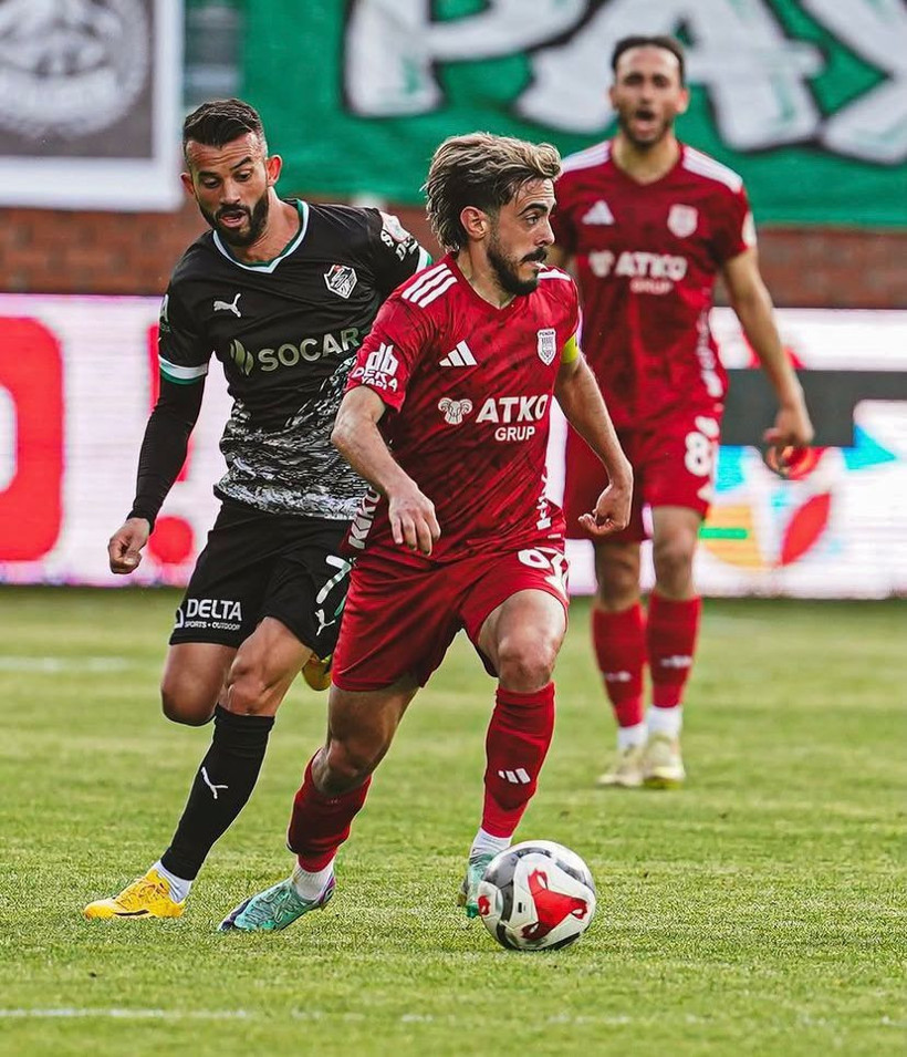 Süper Lig iddiasındaki takımda futbolcular boykot kararı aldı: İdmana çıkmıyorlar - Resim: 3