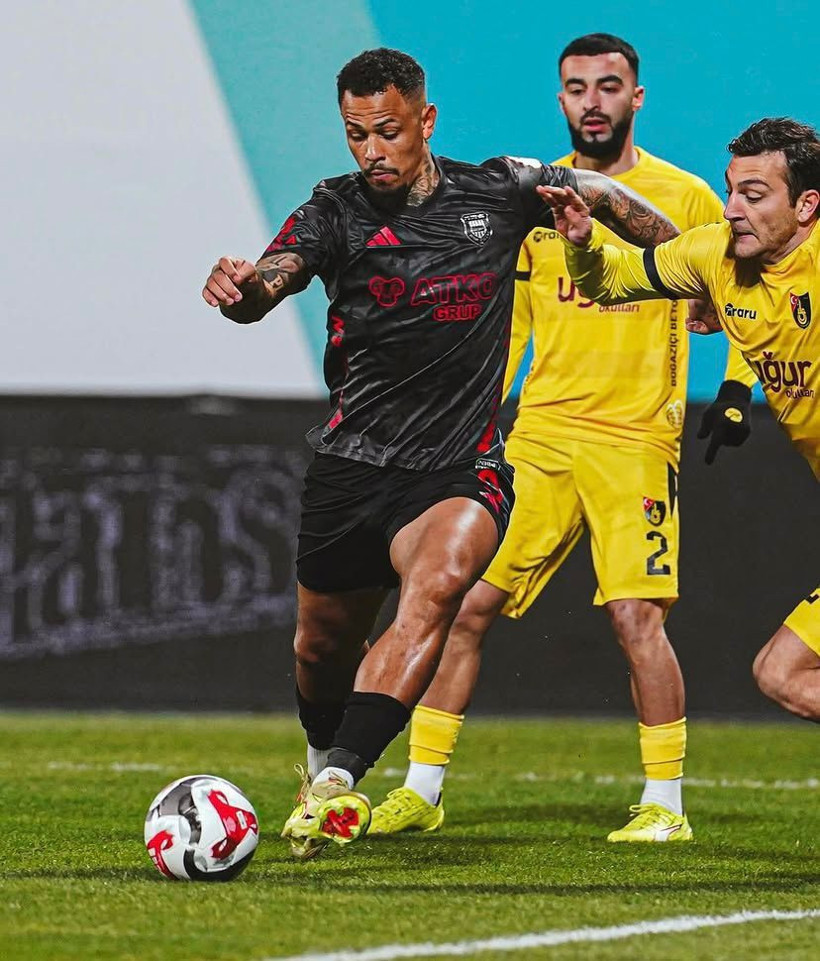 Süper Lig iddiasındaki takımda futbolcular boykot kararı aldı: İdmana çıkmıyorlar - Resim: 9