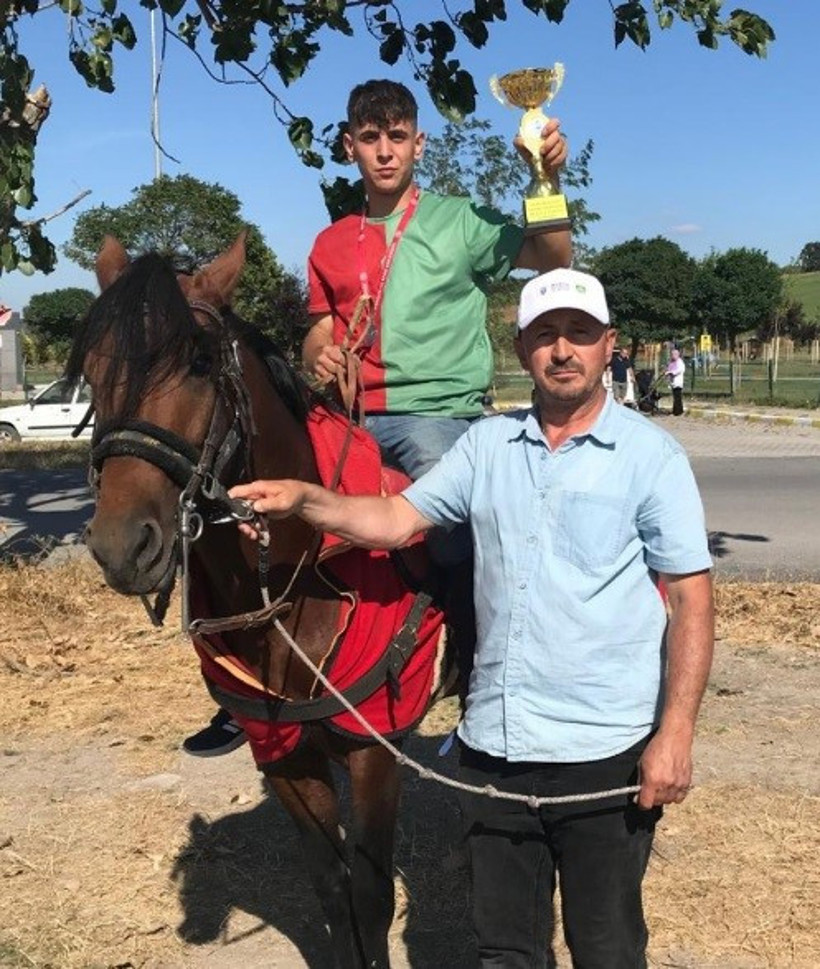 Tavşanlı'nın gururu "Kuyumcu" Türkiye ikincisi oldu - Resim : 1