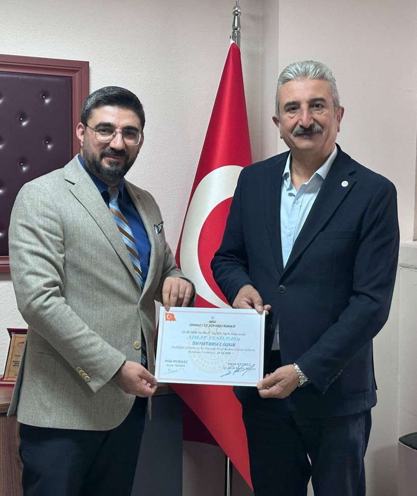 Yeni Parti Bursa İl Başkanı Nihat Yeşiltaş mazbatasını teslim aldı - Resim : 1
