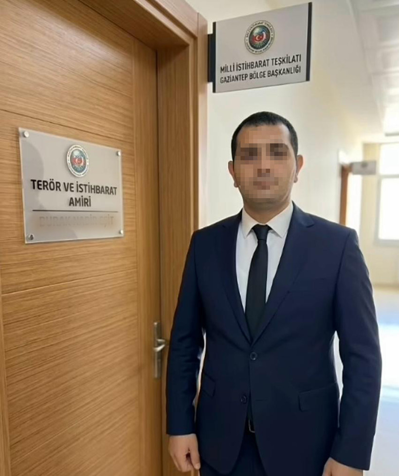 Bakanlar bir daha baktı: Polis maskesini düşürdü: Yapay zekayla MİT yalanı - Resim : 2
