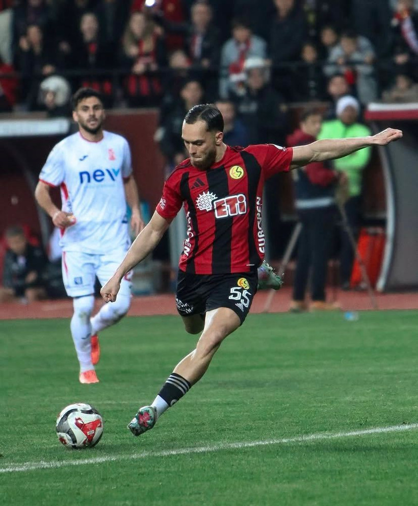 Türk futbolunun efsanesinden muhteşem geri dönüş: Yarı finaldeki rakibi belli oldu - Resim: 3