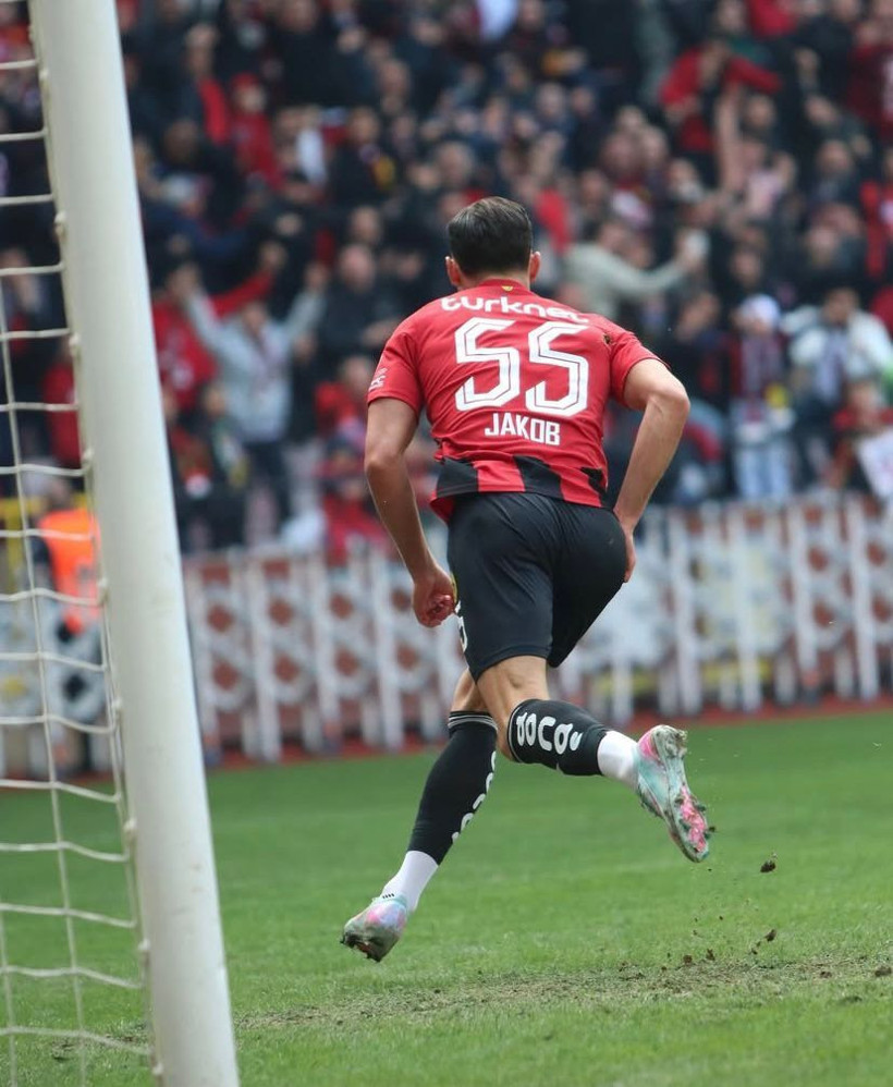 Şampiyonluğa 1 puan kalmıştı, 15 dakikada 3 gol yiyerek şoka uğradılar... Türkiye'de inanılmaz maç - Resim: 8