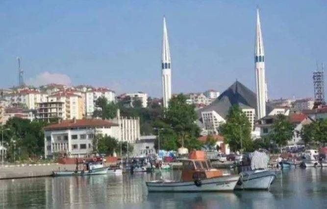 Türkiye'de yaşam süresi en uzun olan il belli oldu. Yaşadığınız şehirde insan ömrü bakın kaç sene - Resim: 35