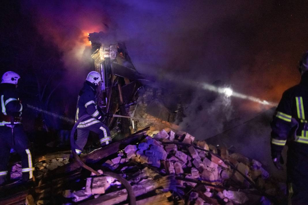Rusya’nın saldırıları Ukrayna’yı yerle bir etti. 30 kişi öldü 160 kişi yaralandı - Resim: 4