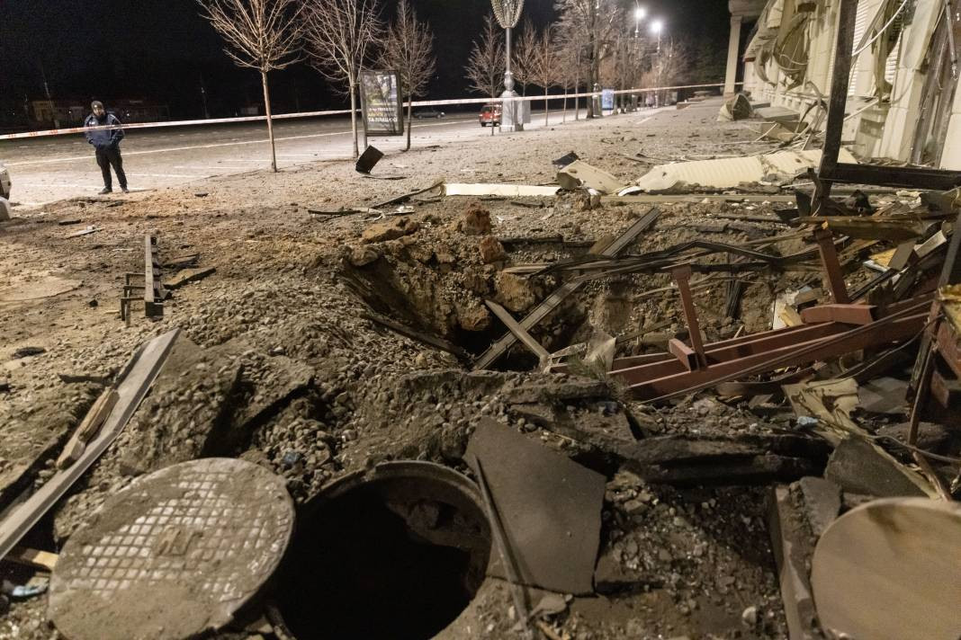 Rusya’nın saldırıları Ukrayna’yı yerle bir etti. 30 kişi öldü 160 kişi yaralandı - Resim: 7