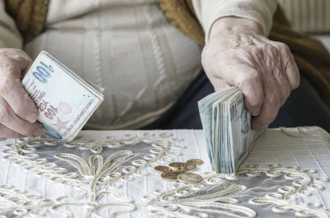 Emeklilerin yeni maaş tabloları açıklandı. Değişen kök maaş hesabına göre hangi emekli kaç lira alacak? - Resim: 21