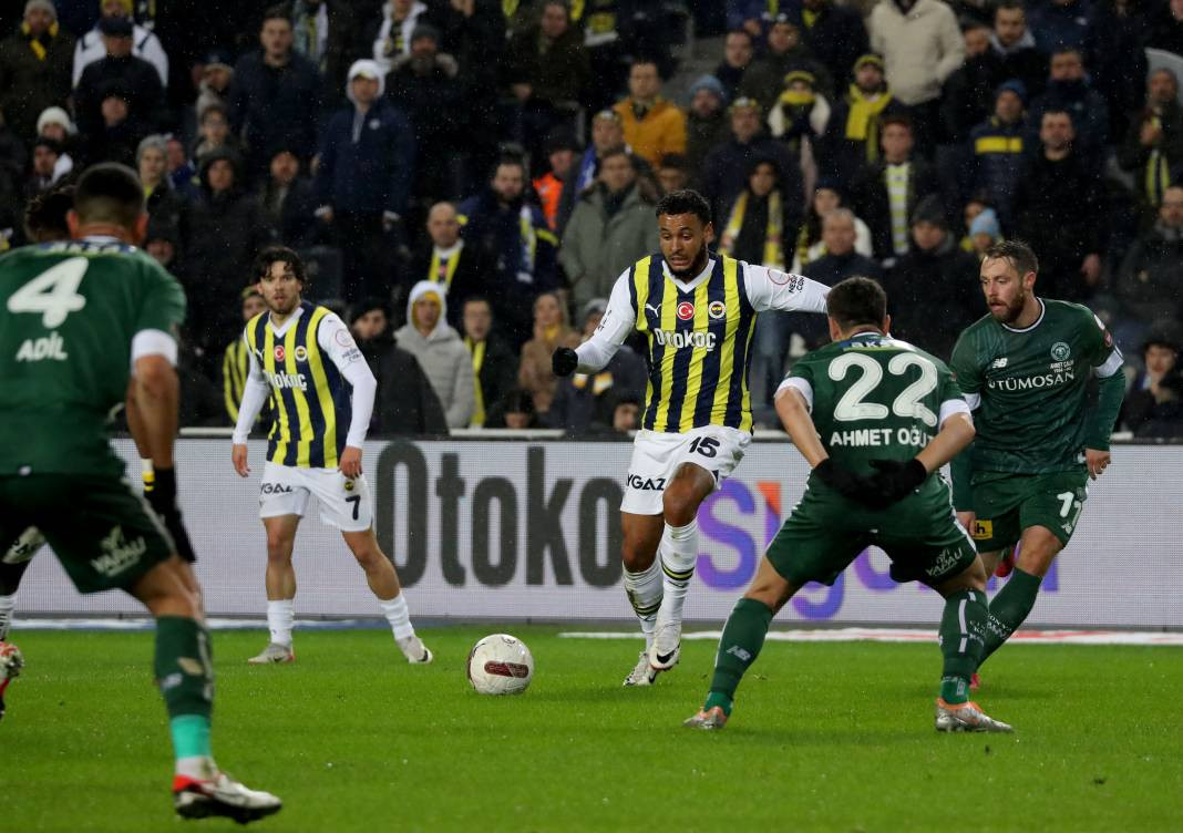Dzeko maça sarışın güzel tribüne damga vurdu. Kadıköy'de güzeller geçidi - Resim: 41