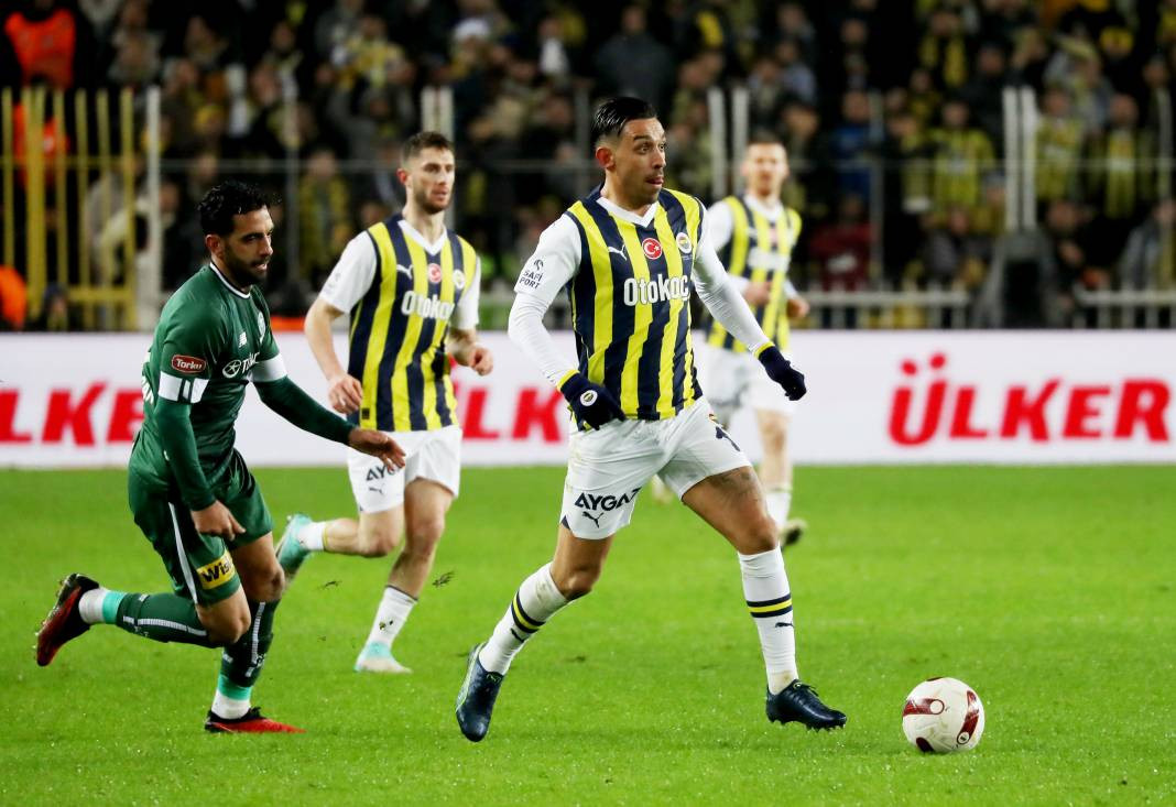 Dzeko maça sarışın güzel tribüne damga vurdu. Kadıköy'de güzeller geçidi - Resim: 37