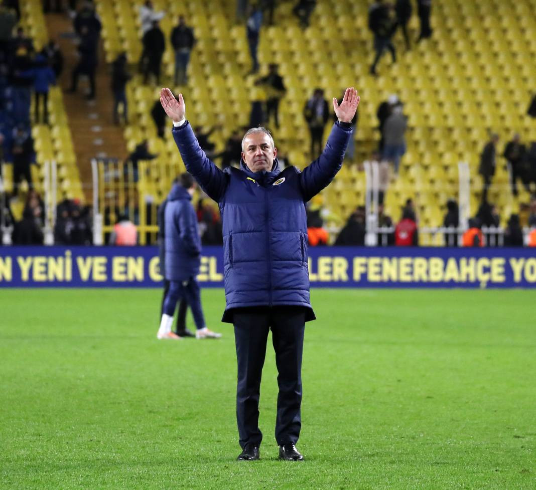 Dzeko maça sarışın güzel tribüne damga vurdu. Kadıköy'de güzeller geçidi - Resim: 62