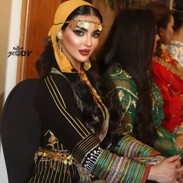 Suudi Arabistan ilk kez izin verdi. Güzellik yarışmasına katılan Suudi Arabistan adayı pozlarıyla büyüledi - Resim: 9
