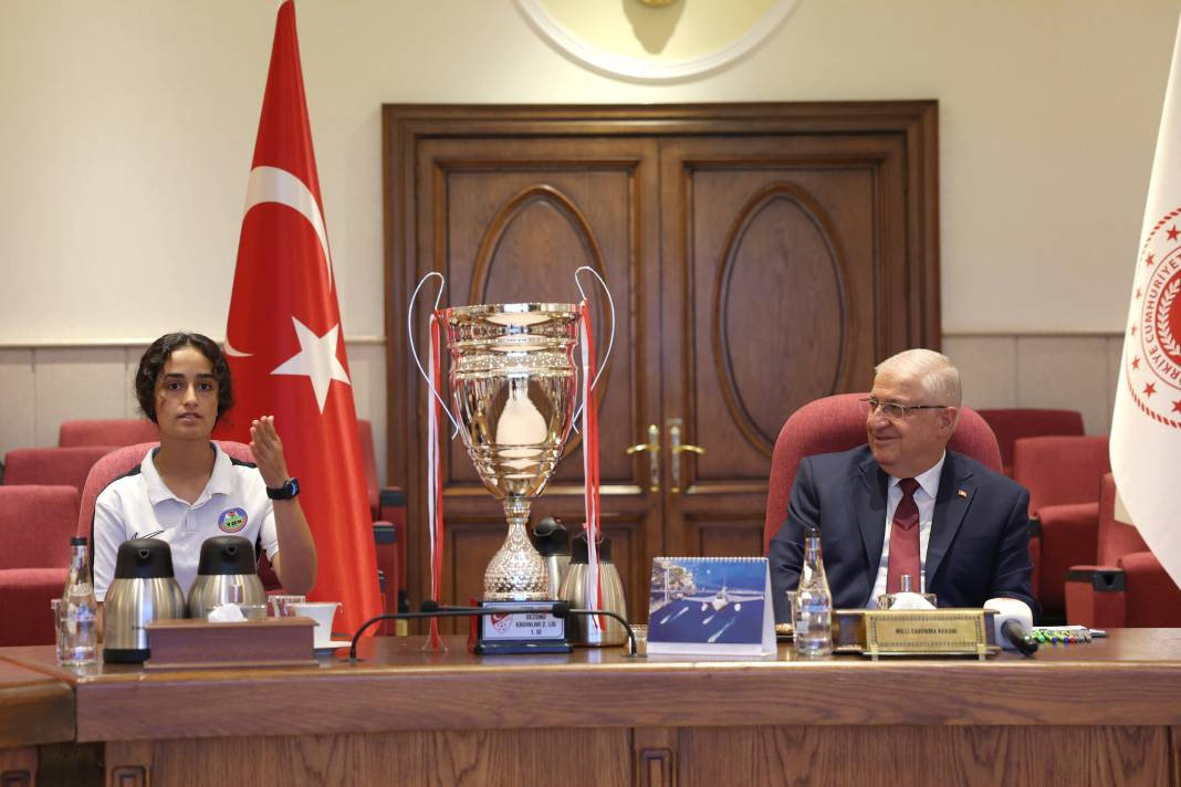 Bakan Güler şampiyon kadınları ağırladı - Resim: 3