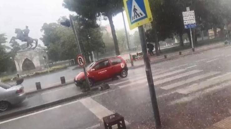 Samsun'da fındık büyüklüğünde dolu yağdı - Resim: 8