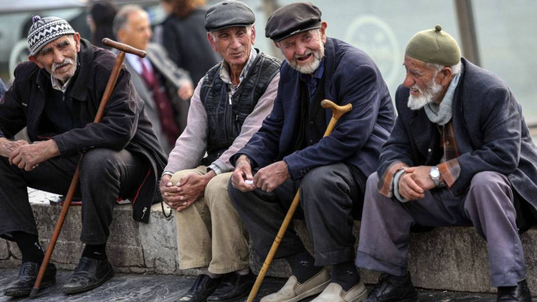 Uzman isim zam bekleyen emekliye kara haberi verdi. Emeklileri bekleyen 2 büyük tehlike - Resim: 3