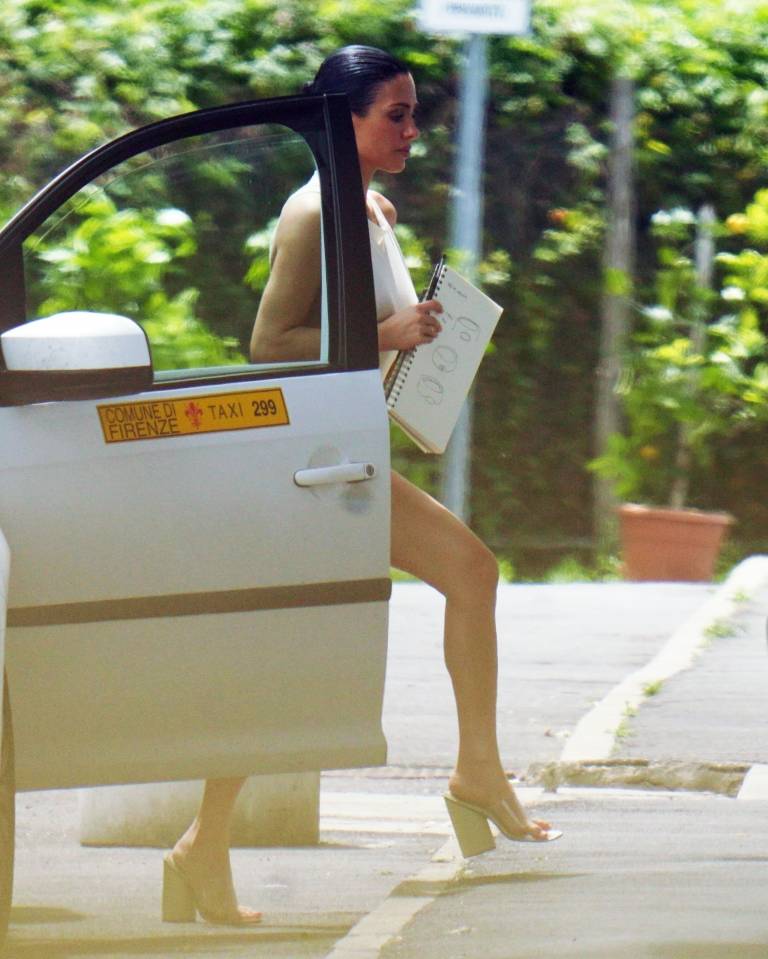 İtalyan güzel görenleri şok etti. Arabadan inince olanlar oldu - Resim: 1