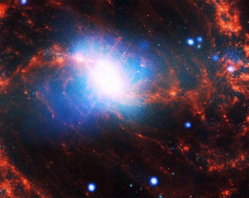 NASA bu görüntüleri ilk kez paylaştı. Uzaydaki 25 gizemli görüntü - Resim: 9
