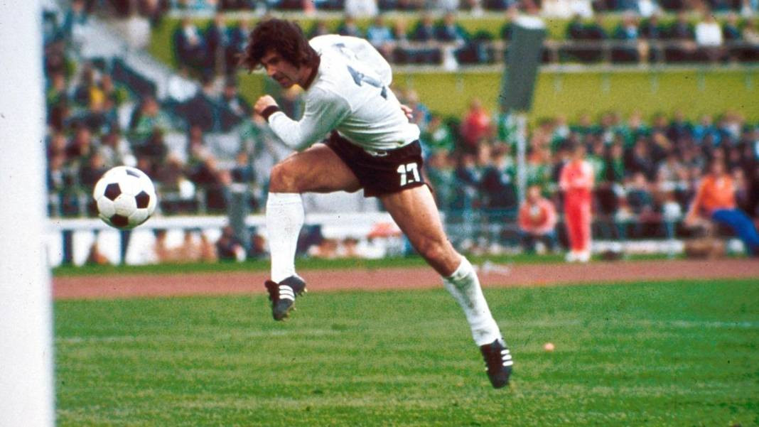 Futbol tarihinin gelmiş geçmiş en başarılı 10 santraforu - Resim: 7