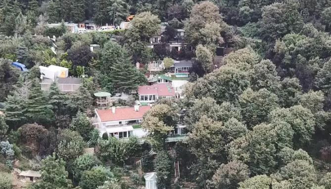 Dünyaca ünlü kişi oturacak. Adnan Oktar'ın villası satıldı - Resim: 17