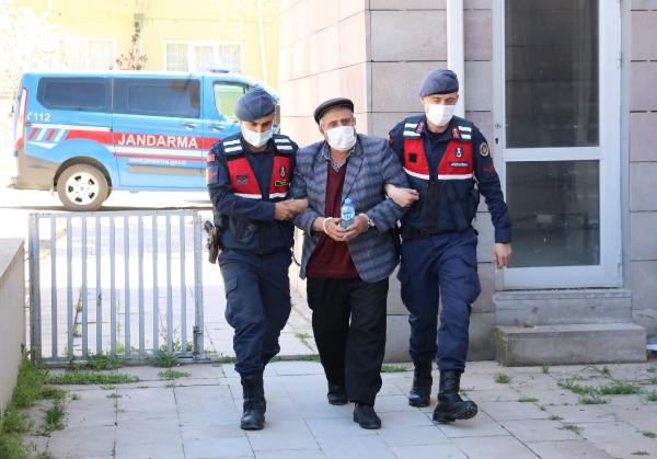 68 yaşındaki adamdan çifte cinayet. Kapıyı açınca gözlerine inanamadı - Resim : 1
