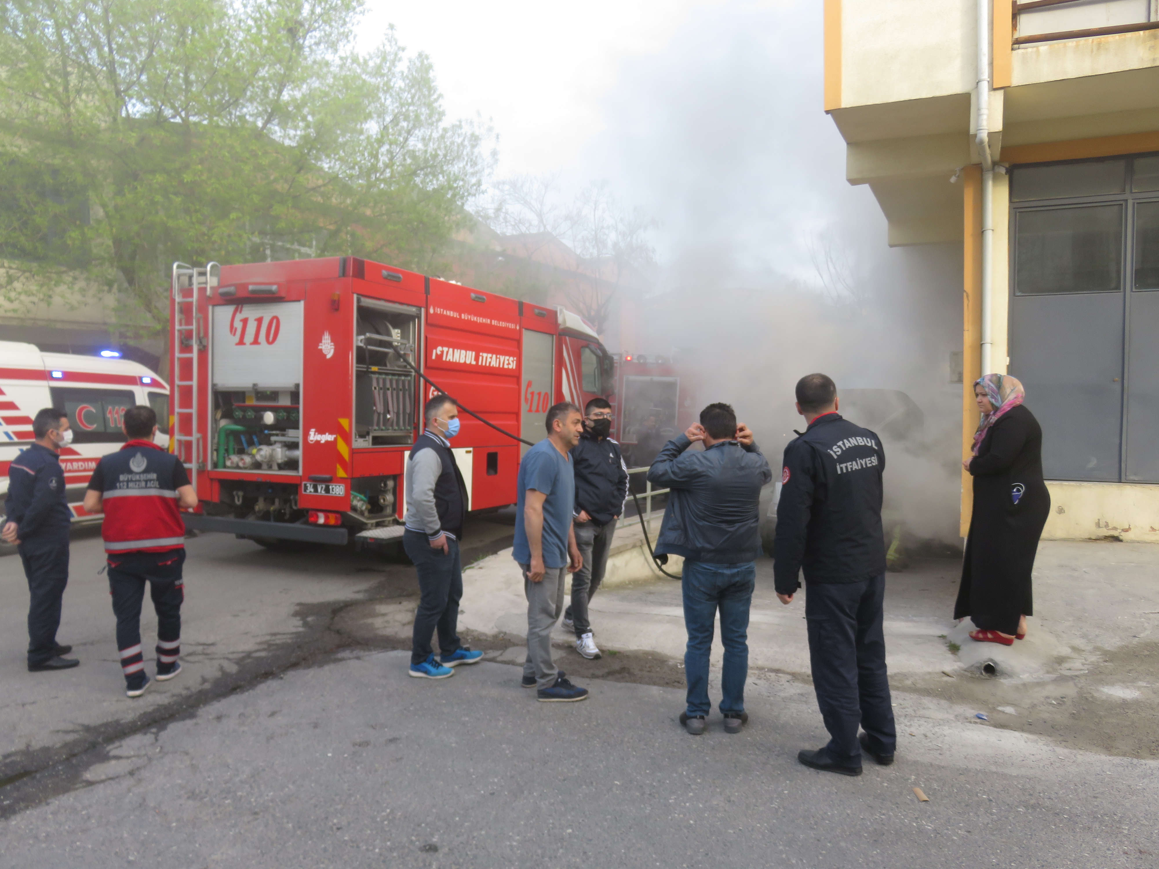 Dükkanının yanışını çaresizce izledi - Resim : 4