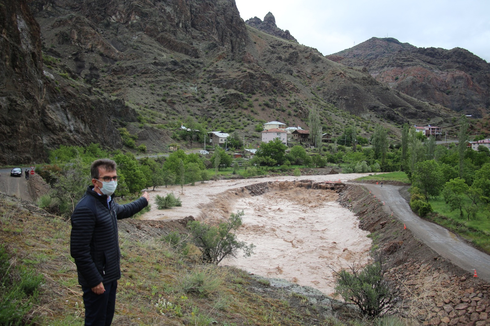 Çoruh Nehri'nin can damarı Oltu Çayı kurudu - Resim : 8