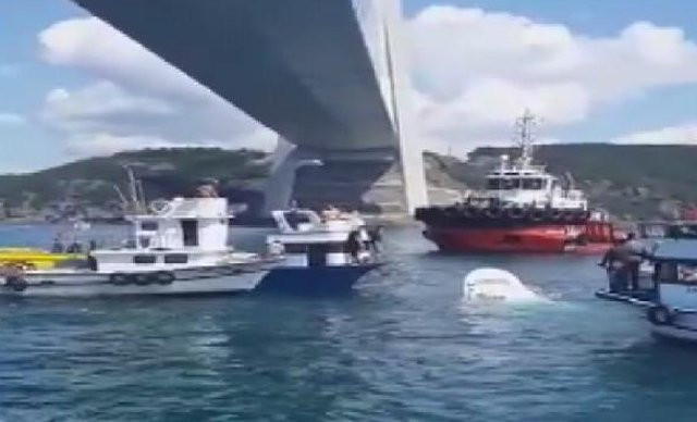 İstanbul Boğazı'nda facia balıkçı teknesiyle gemi çarpıştı - Resim : 1