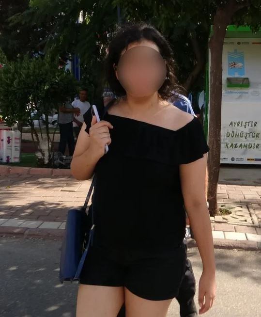 Genç kız sosyal medyadan tanıştığı adamın “Seni hukuk fakültesine yerleştiririm” sözüne inandı! Yaşadıklarını polise ağlaya ağlaya anlattı - Resim : 1