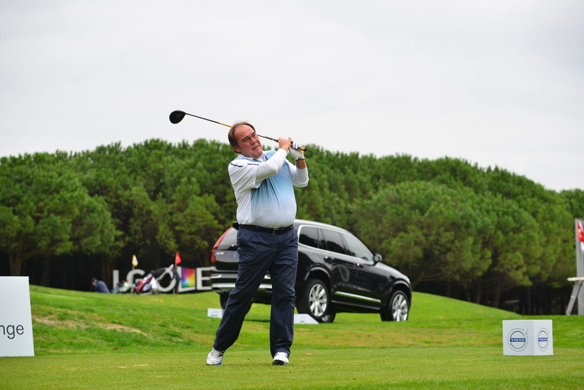 Yıldırım Demirören Türkiye Golf Federasyonu başkanlığına aday oldu. 10 milyon dolarlık golf sahasını 320 milyon dolara Ziraat Bankası'na sattığı iddia edilmişti - Resim : 1
