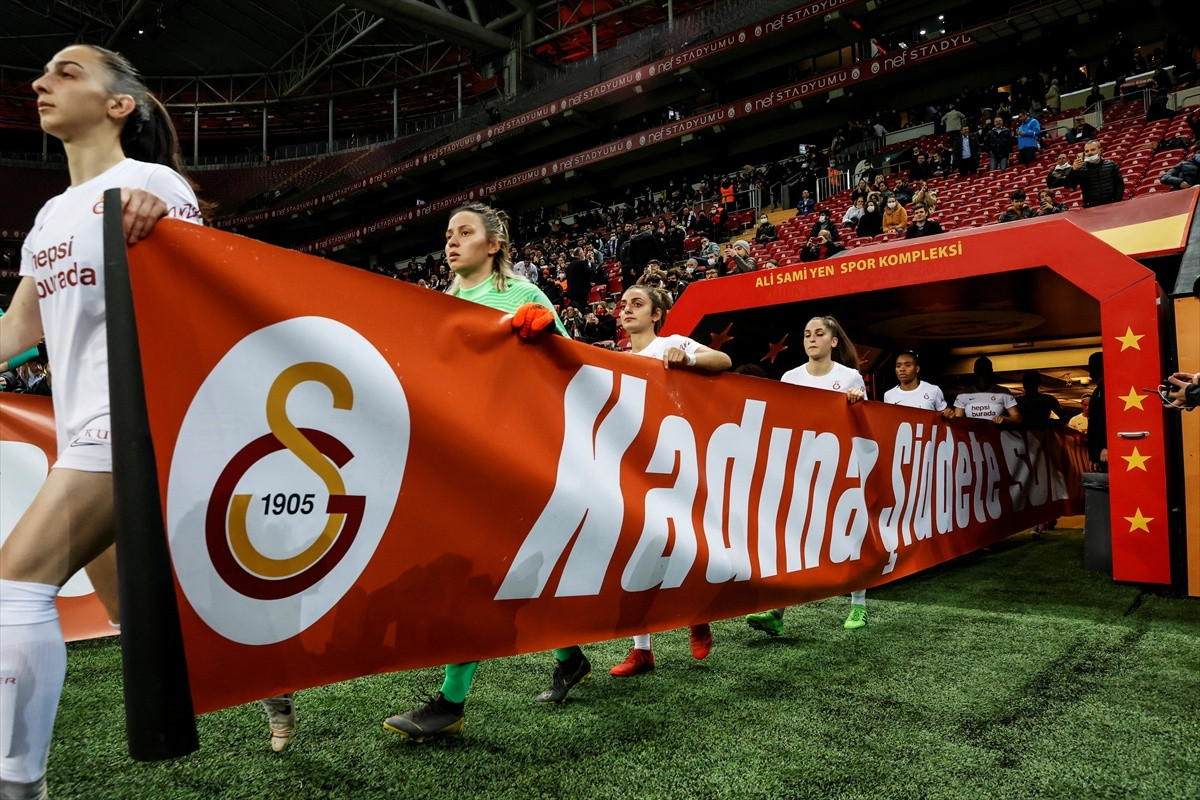 Fenerbahçe kadın takımı dostluk maçında Galatasaray'ı 7-0 yendi - Resim : 5