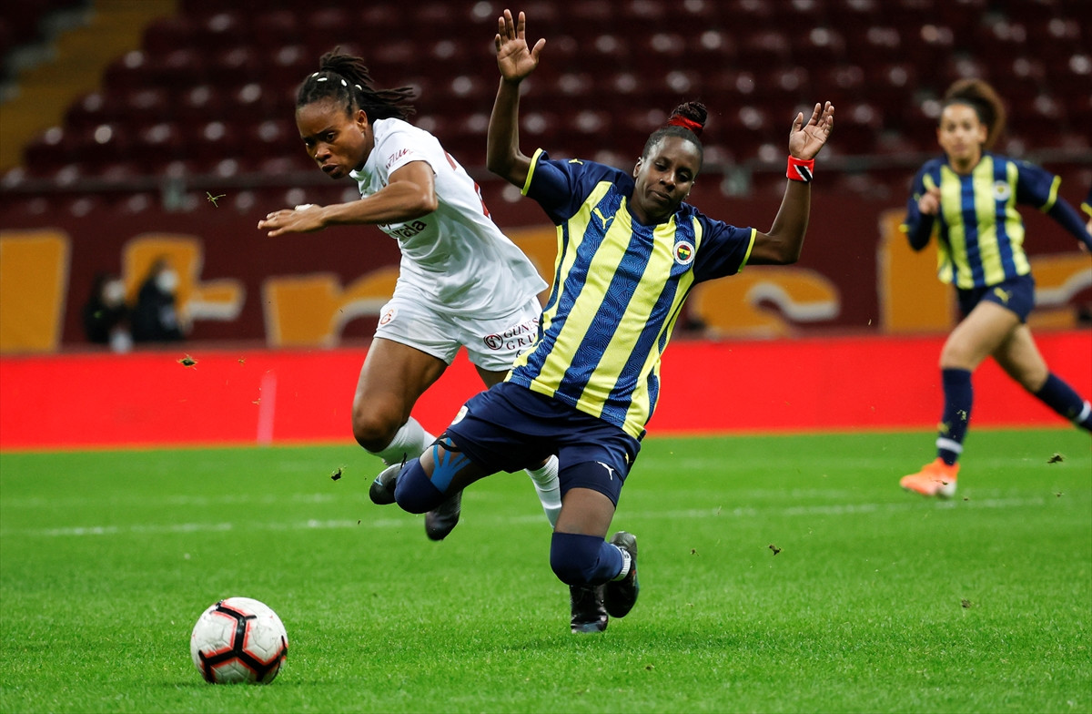 Fenerbahçe kadın takımı dostluk maçında Galatasaray'ı 7-0 yendi - Resim : 9