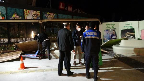 AVM'de panik anları büyük gürültüyle çöktü - Resim : 7