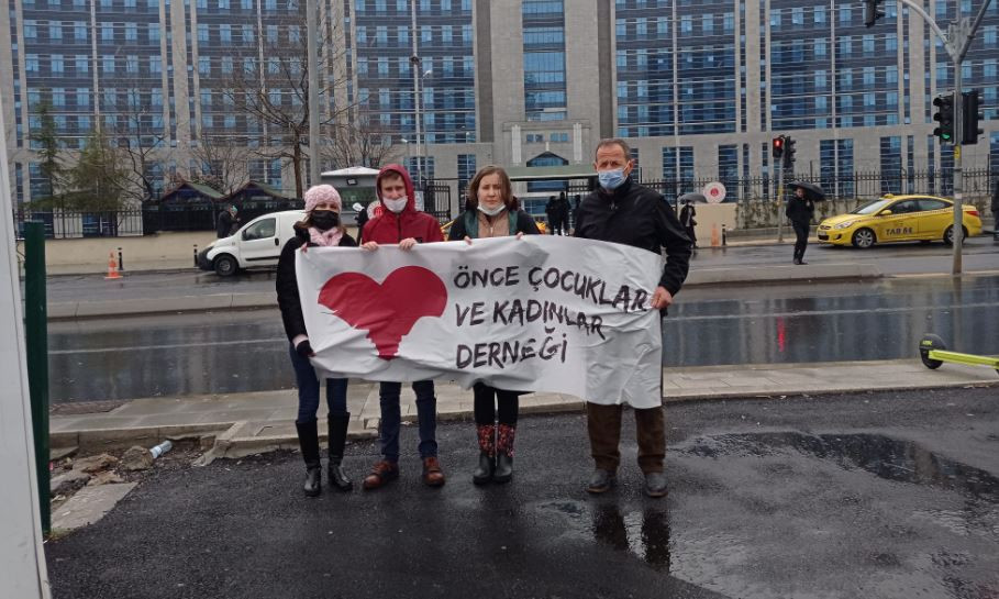 Evlenmek istediği &ccedil;ocuğu ve onu korumak isteyen annesini &ouml;ld&uuml;ren katil &ouml;m&uuml;r boyu hapis yatacak - Resim : 1