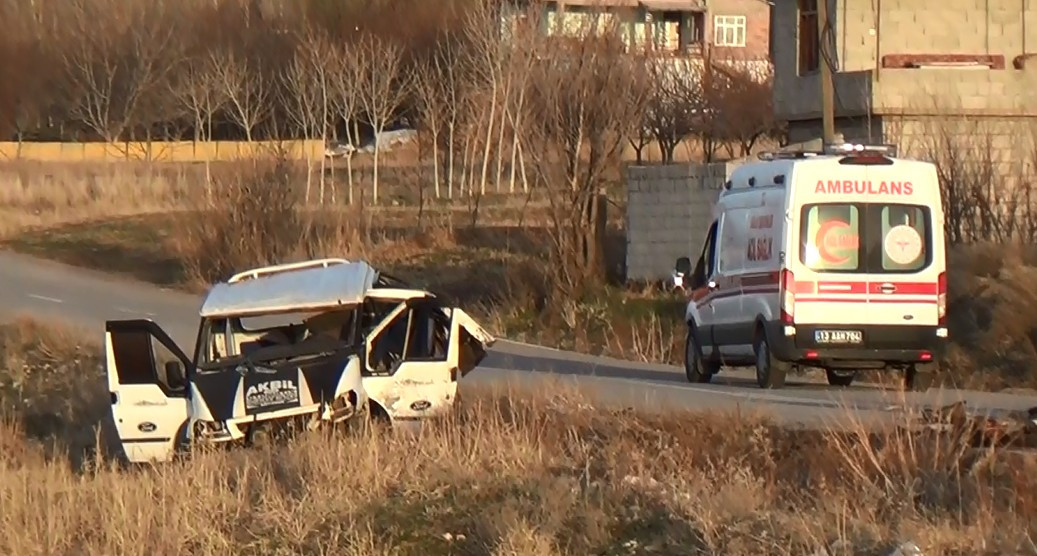 Katliam gibi kaza! Kaçak göçmenleri taşıyordu: Çok sayıda ölü ve yaralı var…. - Resim : 6