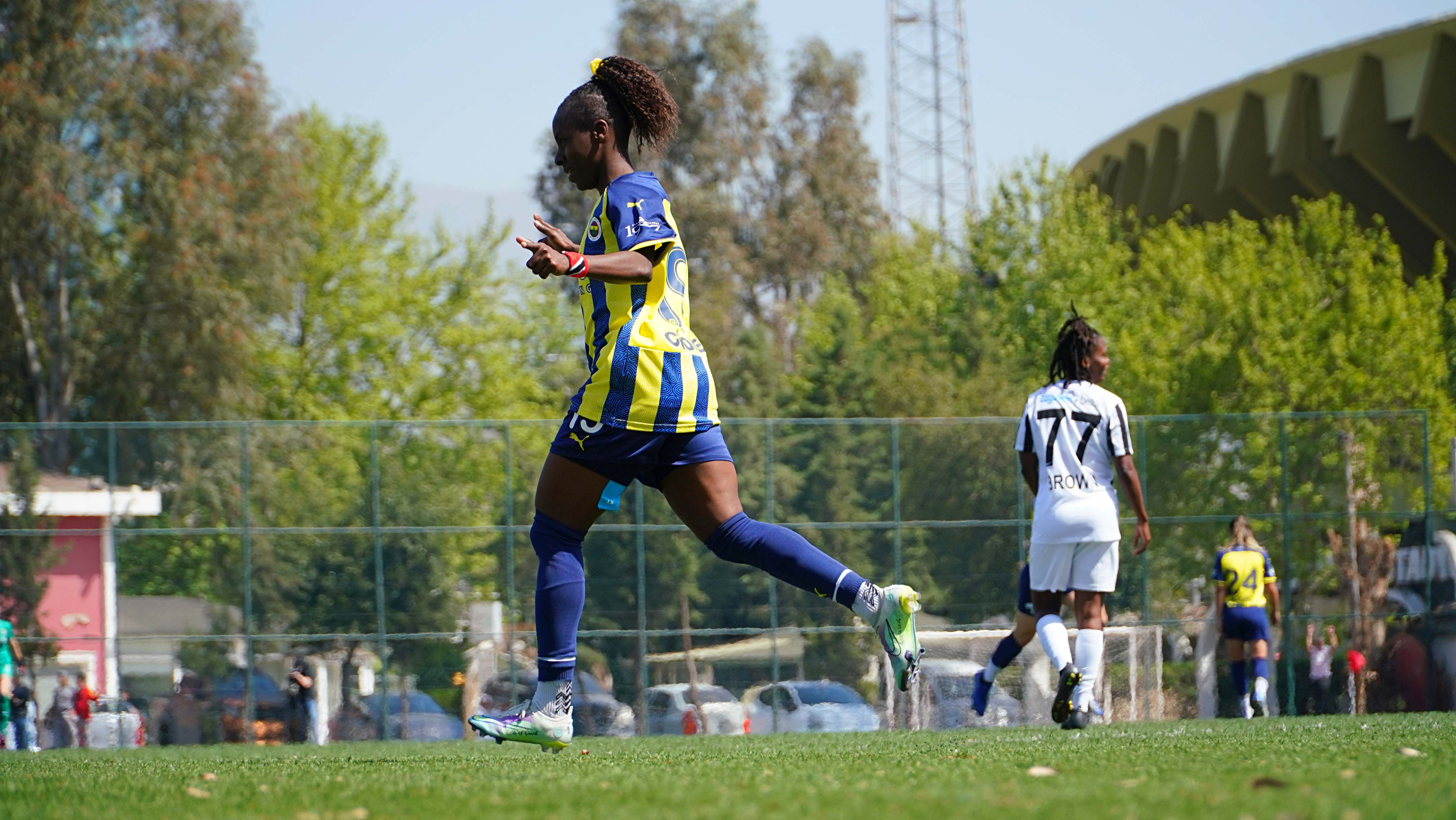 Fenerbahçe'den Altay'a tam 11 gol - Resim : 1