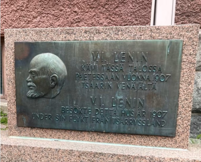 Lenin'i çöpe attılar - Resim : 1