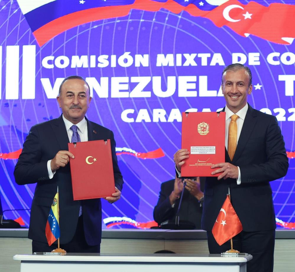 Çavuşoğlu, Venezuela Devlet Başkanı Maduro ile görüştü - Resim : 1