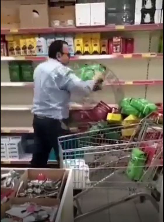 12 Eylül öncesi gibi. Dev market zinciri zamsız çayları raflardan ışık hızıyla toplattı - Resim : 1