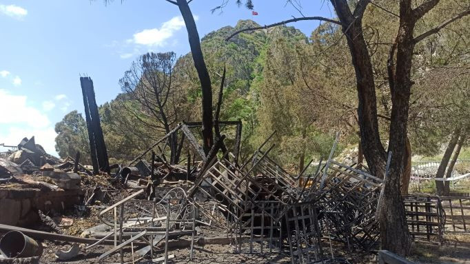 Kızlar Sarayı'ndaki yangının çıkış nedeni araştırılıyor - Resim : 5