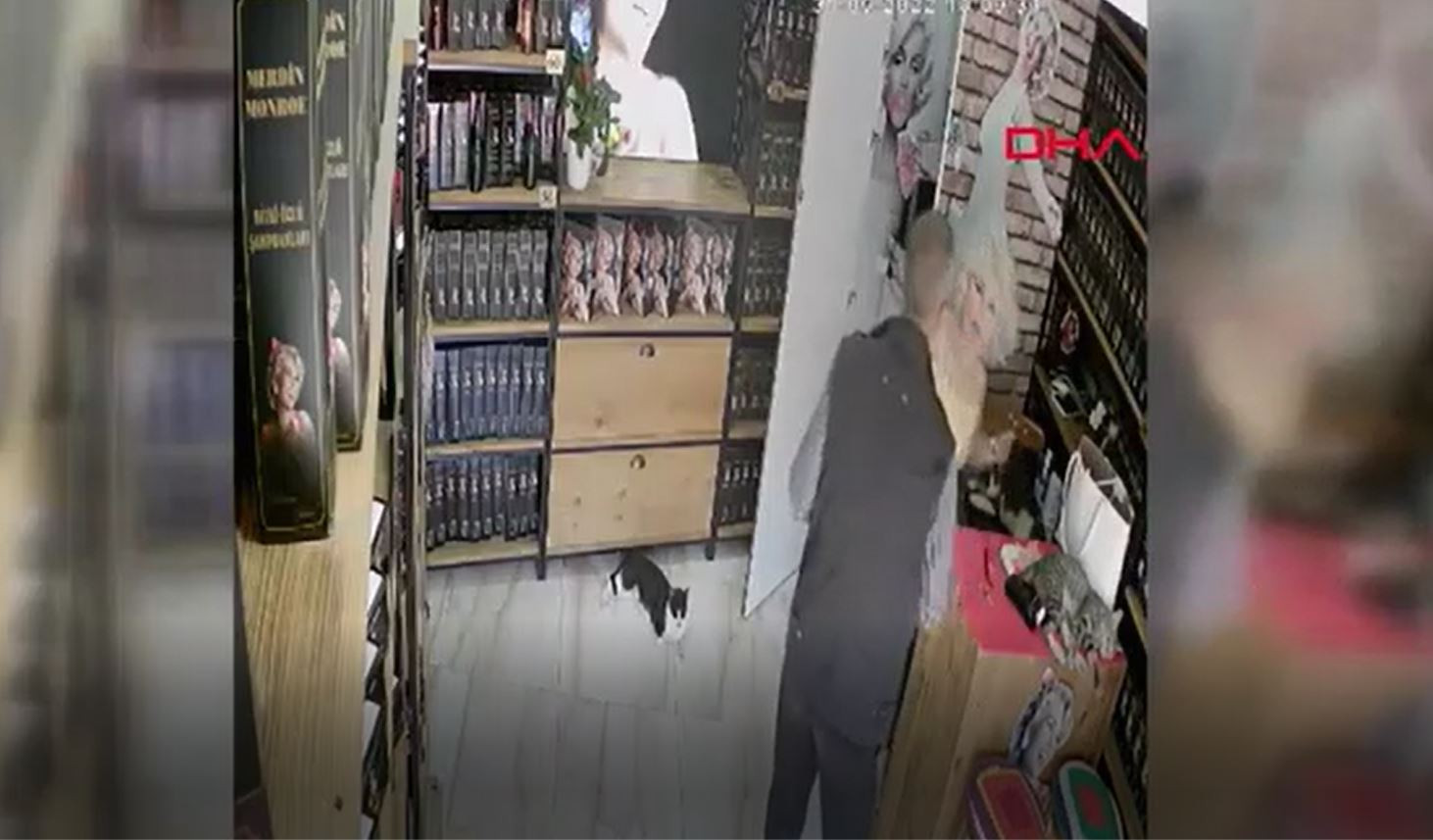 Mardinli Marilyn Monroe'yu dükkana gelip tokatladı! ‘Şırrak, Şırrak’ sesleri sokakta yankılandı… - Resim : 2