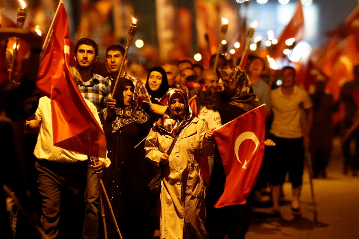 İşte 15 Temmuz Destanı'nda dakika dakika yaşananlar. Tarihi direnişin üzerinden 6 yıl geçti - Resim : 8