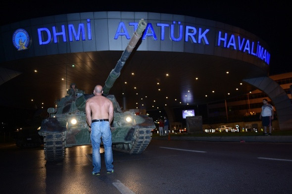 İşte 15 Temmuz Destanı'nda dakika dakika yaşananlar. Tarihi direnişin üzerinden 6 yıl geçti - Resim : 13