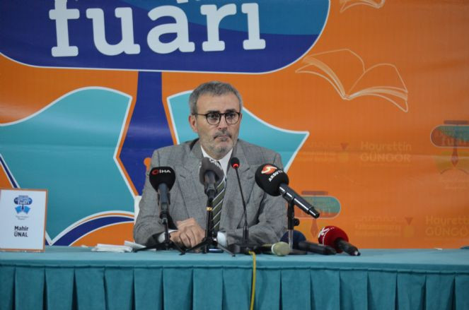 &Ouml;mer &Ccedil;elik'ten Mahir &Uuml;nal'ı yerin dibine sokacak a&ccedil;ıklama. Atat&uuml;rk'&uuml;n s&ouml;zleriyle cevap verdi - Resim : 1