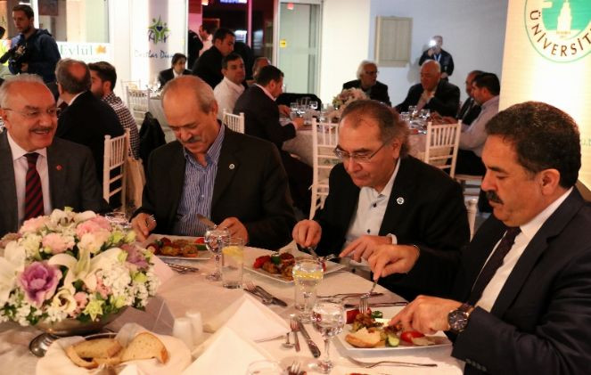 Bakan Nebati'nin SADAT'ın toplantısına katıldığı ortaya çıktı. Şehitlere rağmen 15 Temmuz Allah'ın bir lütfudur demiş - Resim : 1