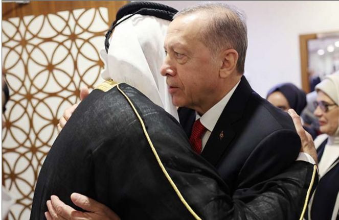 Erdoğan ''darbeci'' dediği Sisi ile g&uuml;lerek el sıkıştı - Resim : 6