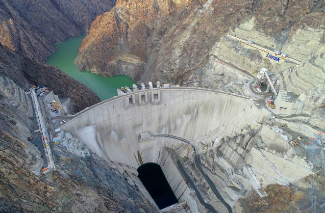 Yusufeli Barajı ve HES'te su seviyesi 45 metre oldu - Resim : 7