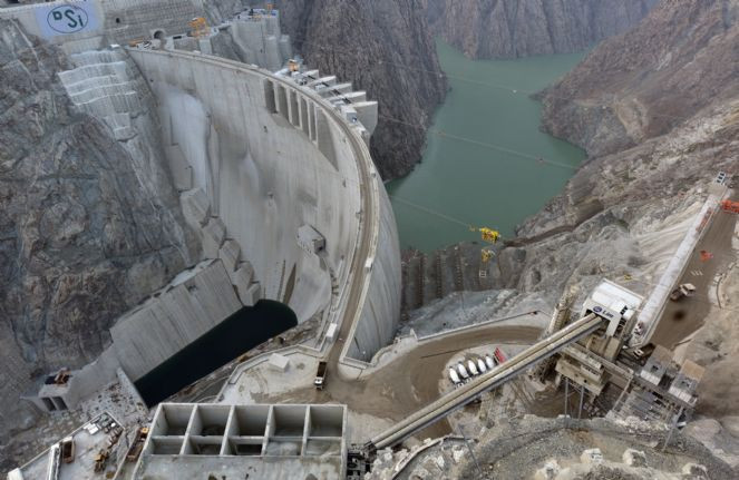 Yusufeli Barajı ve HES'te su seviyesi 45 metre oldu - Resim : 3