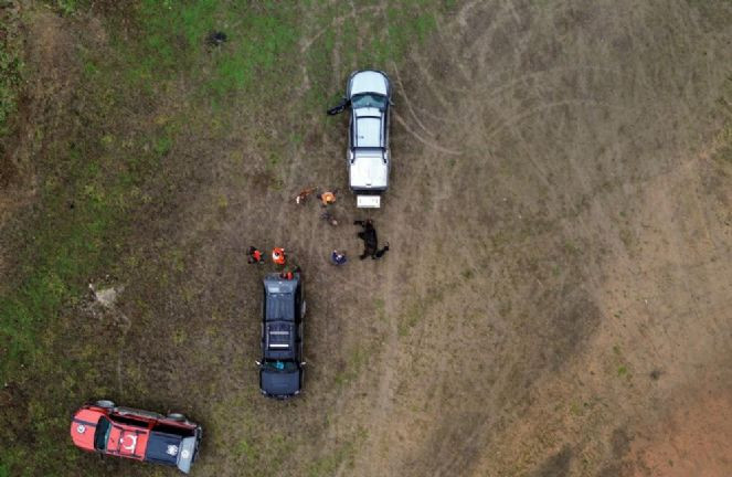 Aracın arkasında sürüklediler. İstanbul’da kuruyan barajında domuz avı - Resim : 7