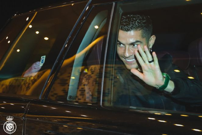 Ronaldo Arabistan'da. Kral karşılaması yapıldı - Resim : 2