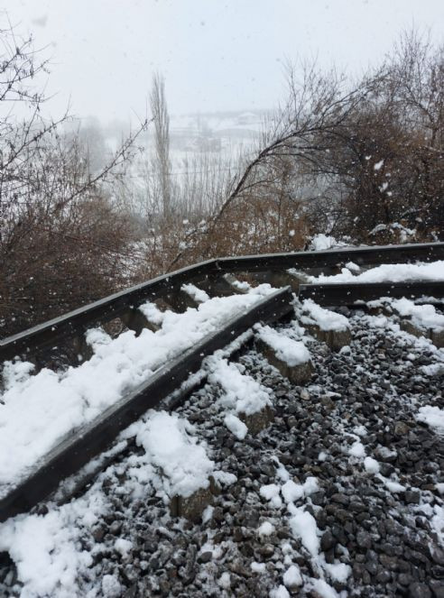 Deprem Malatya Doğanşehir'i bu hale getirdi. Rayler tel gibi büküldü - Resim : 4